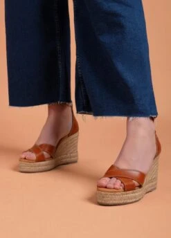 Fairfax & Favor Valencia Wedge - Tan Leather -Throstlenest Saddlery Shop ff valencia tan leather 4rdy