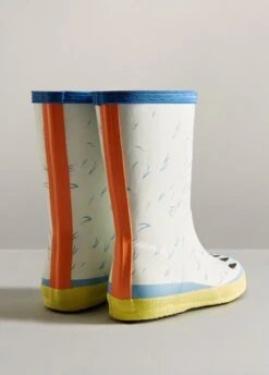 Hunter Kids First Classic Polar Bear Wellingtons - White -Throstlenest Saddlery Shop hunterpolarbearwhite3rdy