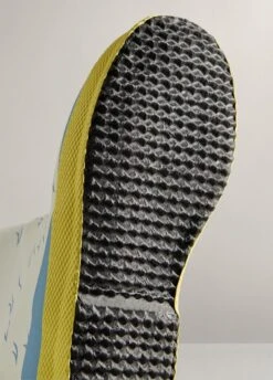 Hunter Kids First Classic Polar Bear Wellingtons - White -Throstlenest Saddlery Shop hunterpolarbearwhite4rdy